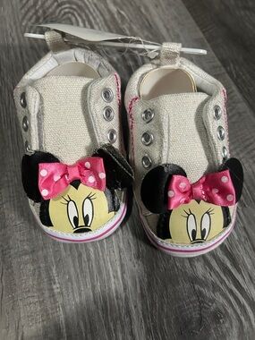Disney Minnie Mouse Toddler Slip-On Shoes - Cream, Pink & Black